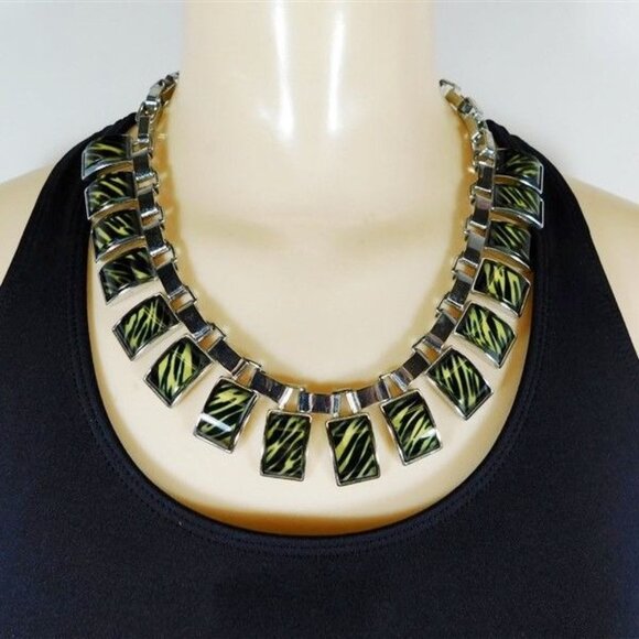 7/2396 Unmarked Yellow Zebra Print Mid Century Modern Fashion 19  Necklace - Picture 1 of 4